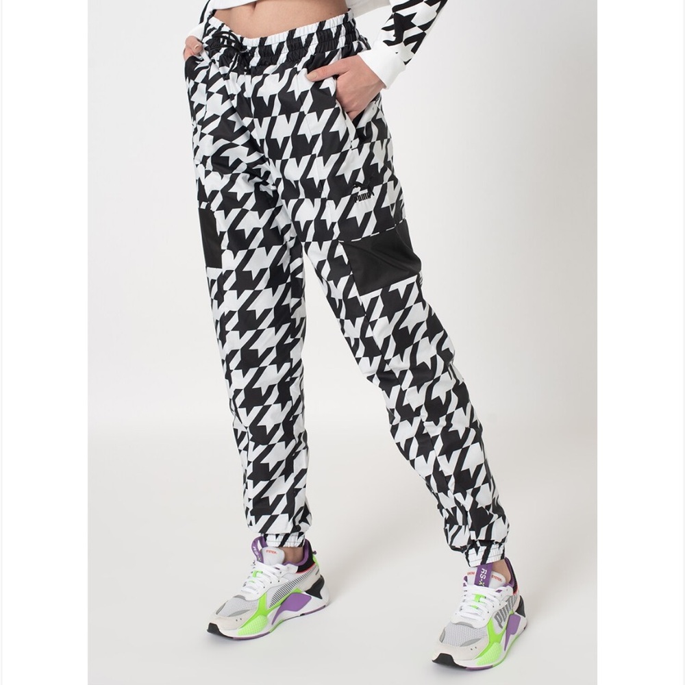 NEW PUMA Stylish Black and White Houndstooth Athletic Windbreaker Joggers - Picture 5 of 16